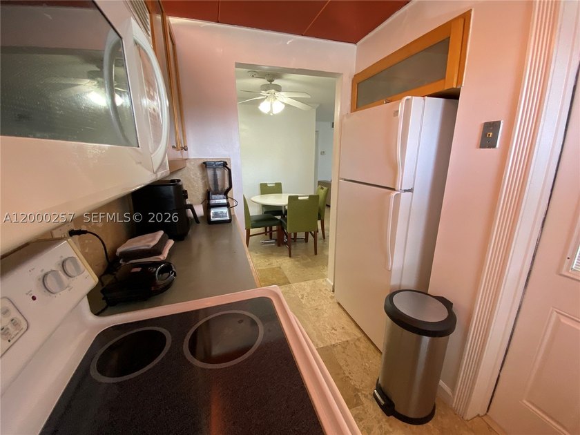 FOR SEASONED INVESTORS ONLY!! RENTED TO GREAT TENANTS @ $2 - photo 23