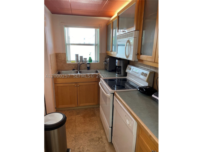 FOR SEASONED INVESTORS ONLY!! RENTED TO GREAT TENANTS @ $2 - photo 24