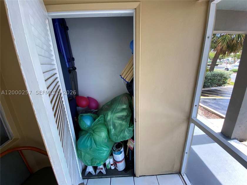 FOR SEASONED INVESTORS ONLY!! RENTED TO GREAT TENANTS @ $2 - photo 30