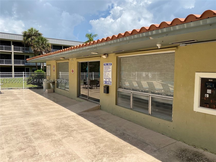 FOR SEASONED INVESTORS ONLY!! RENTED TO GREAT TENANTS @ $2 - photo 32