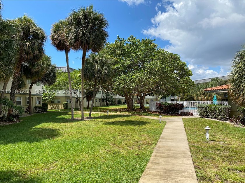 FOR SEASONED INVESTORS ONLY!! RENTED TO GREAT TENANTS @ $2 - photo 37