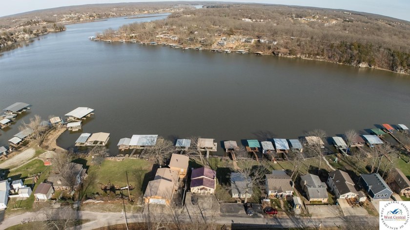 Stunning turnkey waterfront retreat on Lake of the Ozarks! This - photo 8