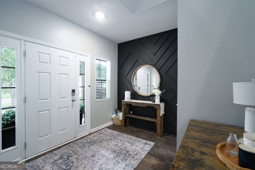 Welcome home to this beautifully maintained two-story residence - photo 6