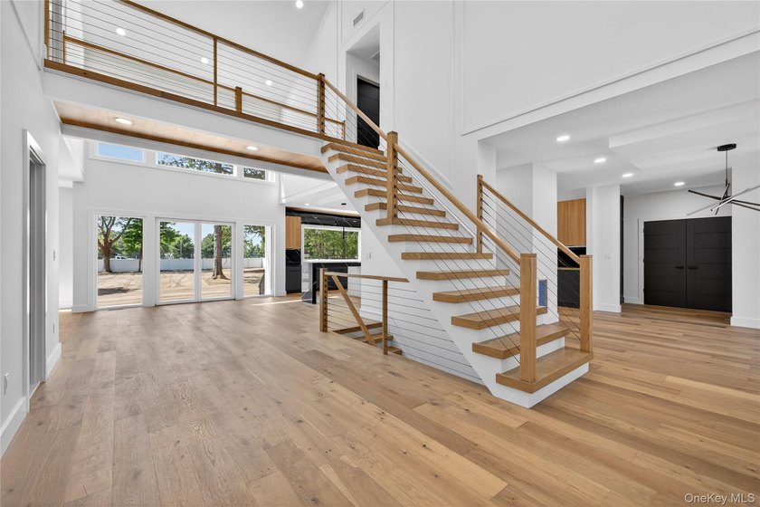 Welcome to this truly one-of-a-kind brand-new modern farmhouse - photo 3