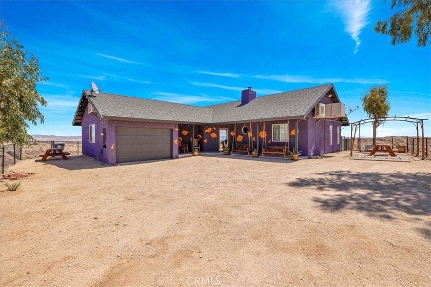 Welcome to the pinnacle of desert living - a custom-designed - photo 5