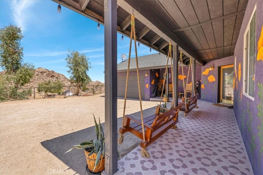 Welcome to the pinnacle of desert living - a custom-designed - photo 6
