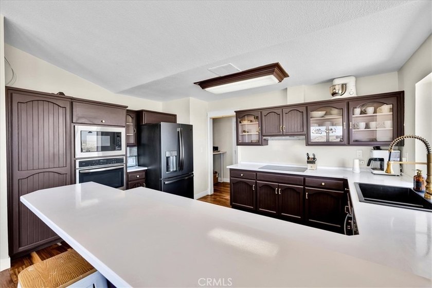 Welcome to the pinnacle of desert living - a custom-designed - photo 9
