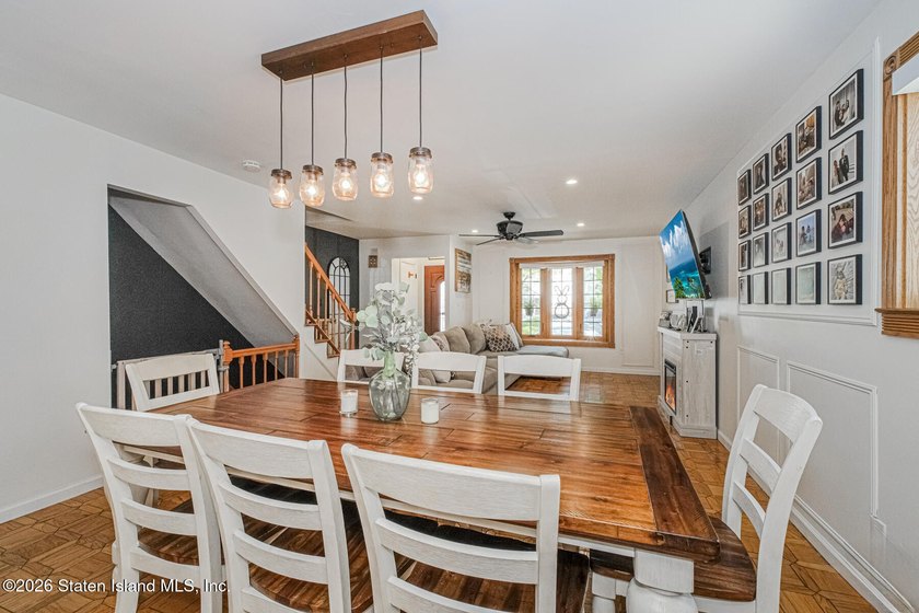 Welcome to 72 Gold Avenue! This gorgeous 18ft-wide, 3-bedroom - photo 8