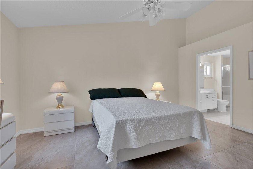 Welcome to this charming single-story residence in Kings Isle at - photo 29