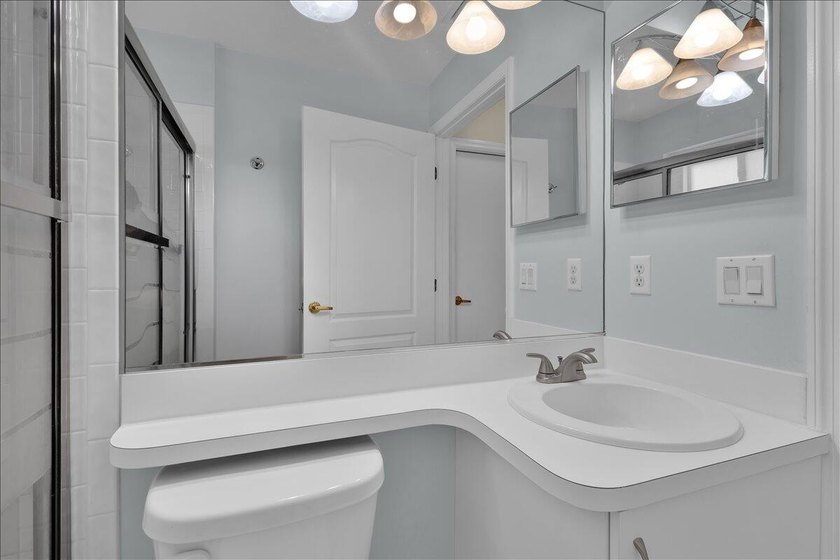 Welcome to this charming single-story residence in Kings Isle at - photo 38