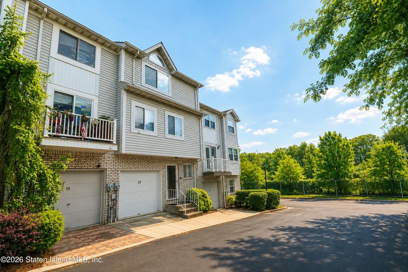 Welcome to 17 Sable Loop, a beautifully renovated 2 bedroom - photo 2