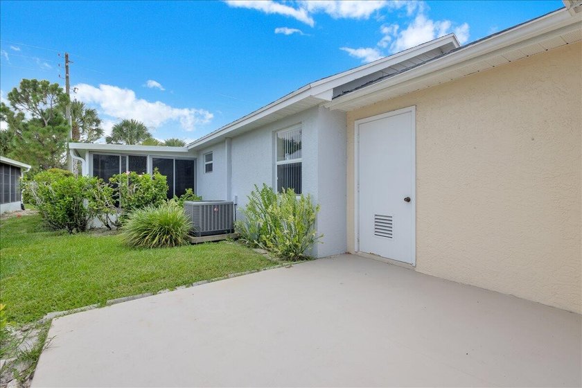Welcome to this charming single-story residence in Kings Isle at - photo 43