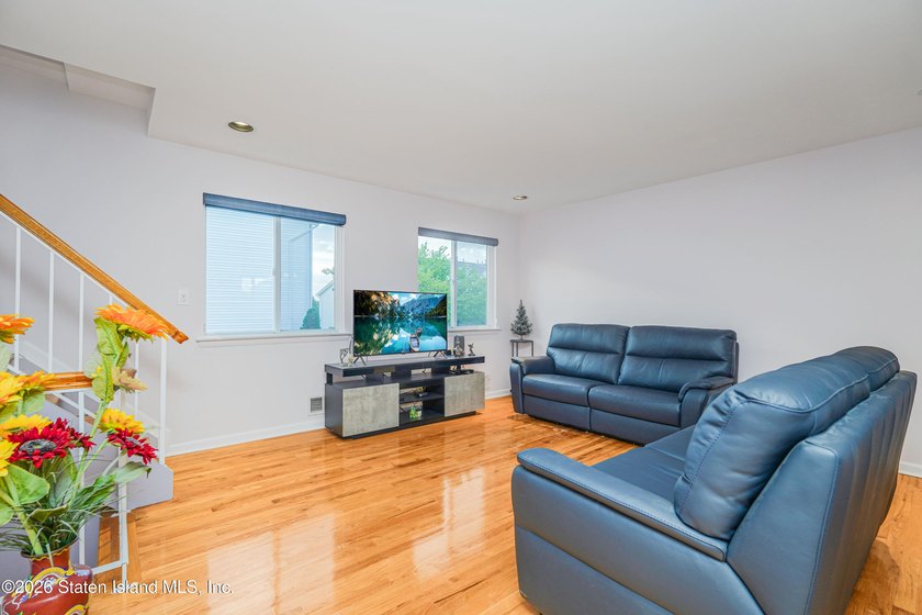 Welcome to 17 Sable Loop, a beautifully renovated 2 bedroom - photo 4