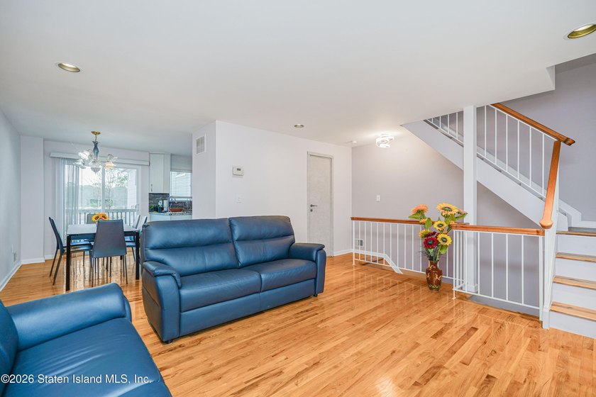 Welcome to 17 Sable Loop, a beautifully renovated 2 bedroom - photo 6