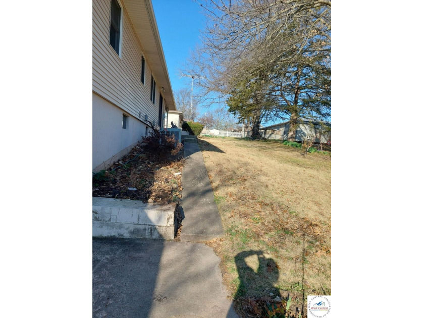 Located within the City Limits of Warsaw, MO and yet just - photo 8