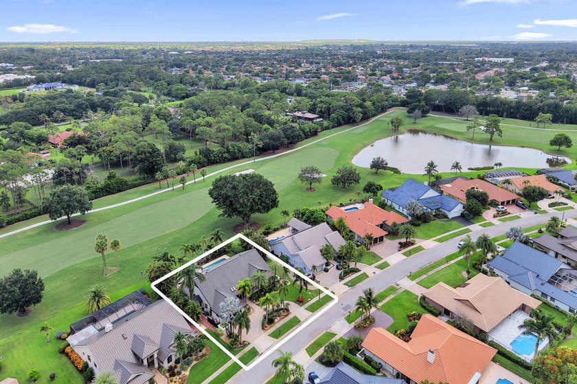Welcome to one of Boca Raton's most sought-after gated golf - photo 11