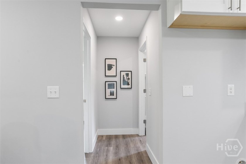 Welcome home to this beautifully updated 4-bedroom, 2-bath - photo 14