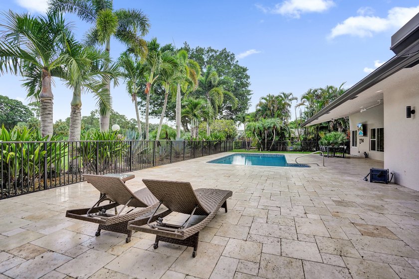 Welcome to one of Boca Raton's most sought-after gated golf - photo 15