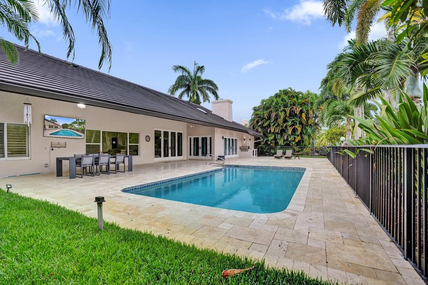 Welcome to one of Boca Raton's most sought-after gated golf - photo 19