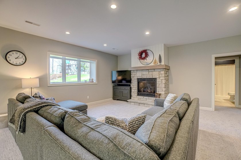 Exceptional 6BR/4BA/3Car Waterfront Custom Built 2018 on Tainter - photo 25