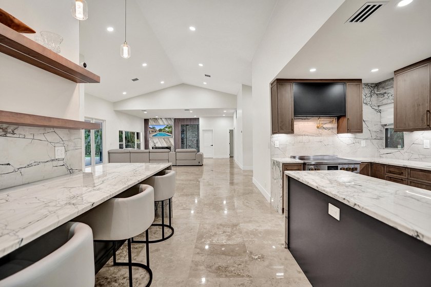 Welcome to one of Boca Raton's most sought-after gated golf - photo 28