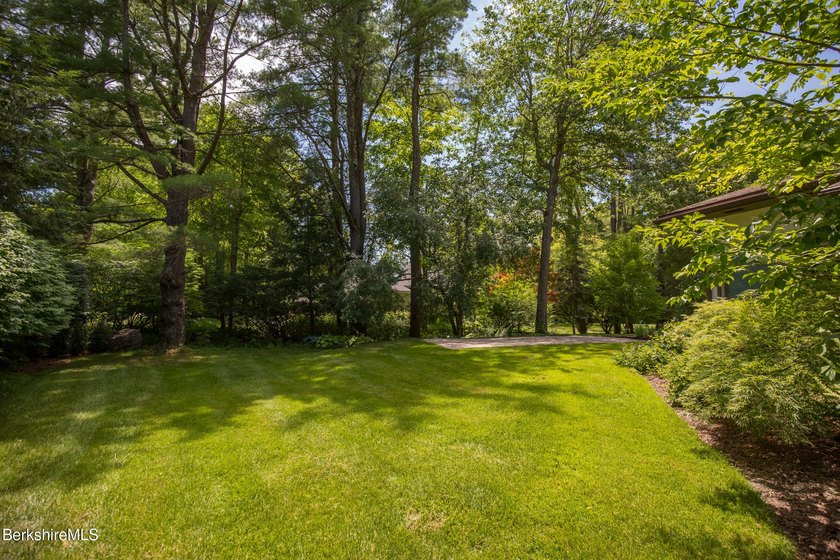 Experience refined Berkshire living at Coldbrooke East, where - photo 44