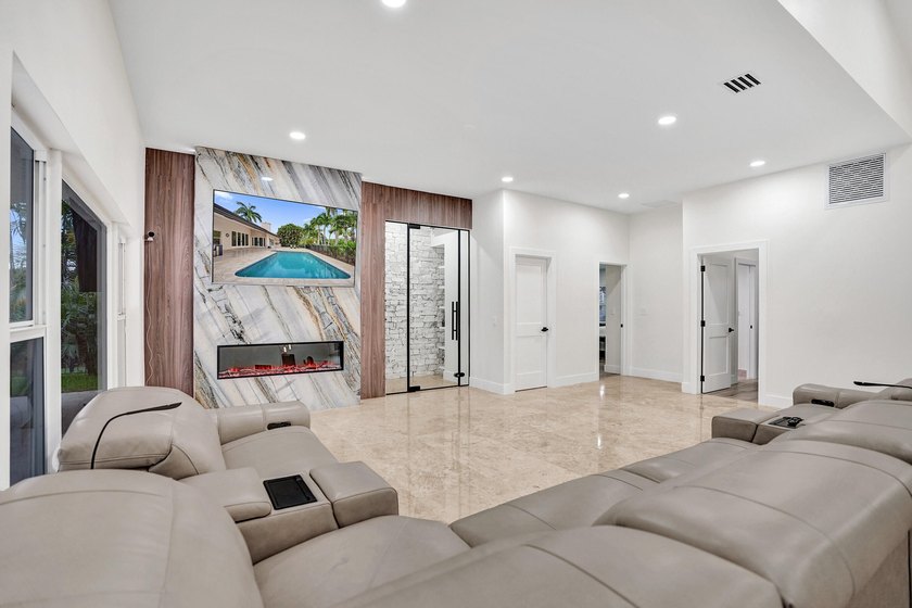 Welcome to one of Boca Raton's most sought-after gated golf - photo 47