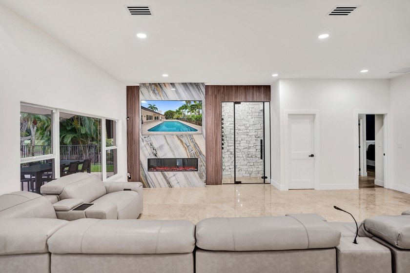 Welcome to one of Boca Raton's most sought-after gated golf - photo 49