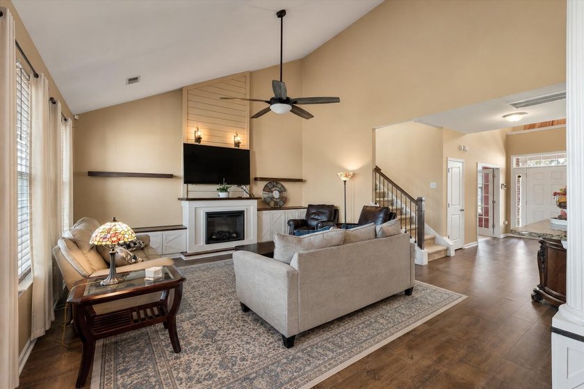 Welcome home to 2021 Triple Crown Lane in Bridlewood Farms! This - photo 12