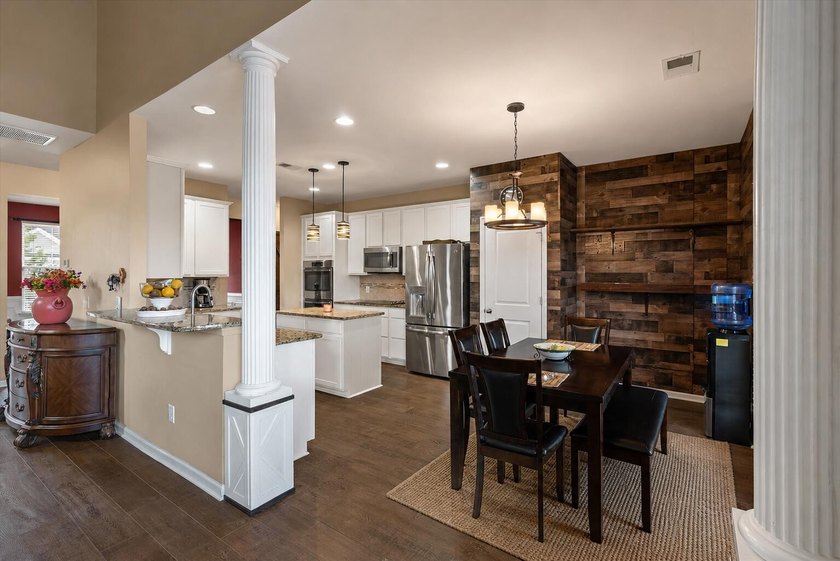 Welcome home to 2021 Triple Crown Lane in Bridlewood Farms! This - photo 15