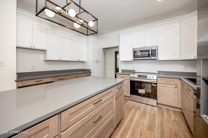 Welcome home to this beautiful new construction in Ocean - photo 25