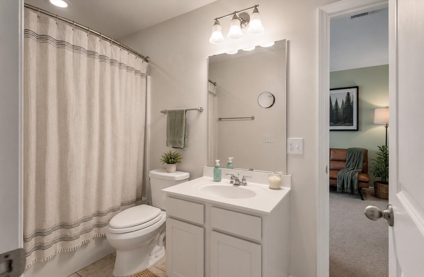 Welcome home to 2021 Triple Crown Lane in Bridlewood Farms! This - photo 28