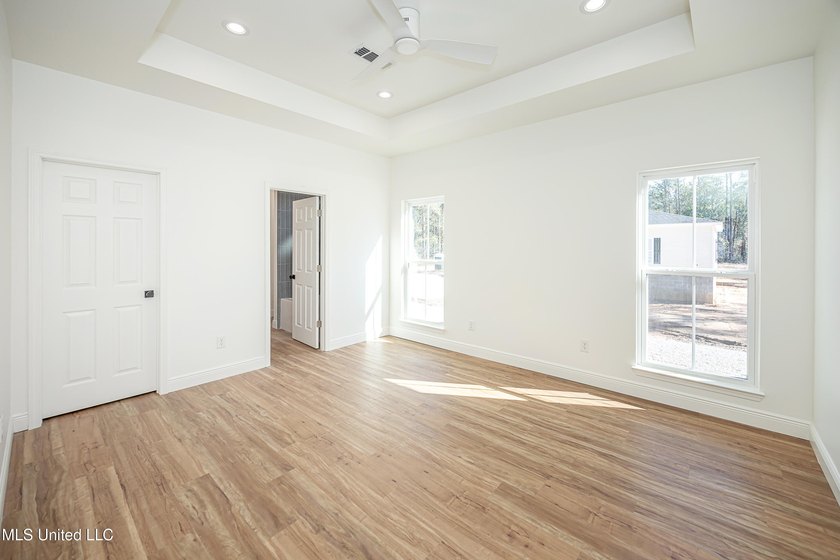 Welcome home to this beautiful new construction in Ocean - photo 32