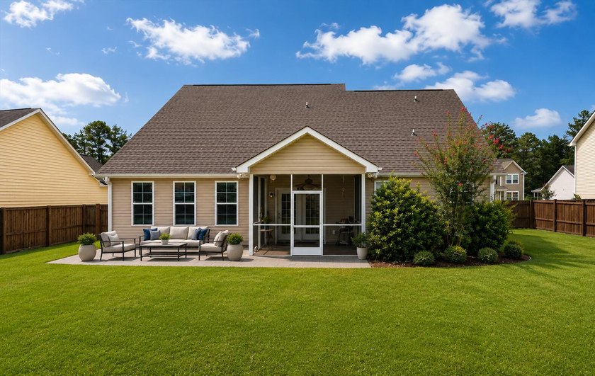 Welcome home to 2021 Triple Crown Lane in Bridlewood Farms! This - photo 33