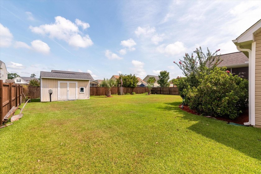 Welcome home to 2021 Triple Crown Lane in Bridlewood Farms! This - photo 34