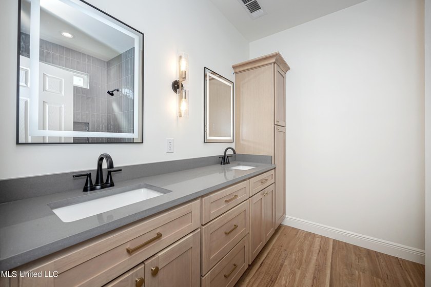 Welcome home to this beautiful new construction in Ocean - photo 34