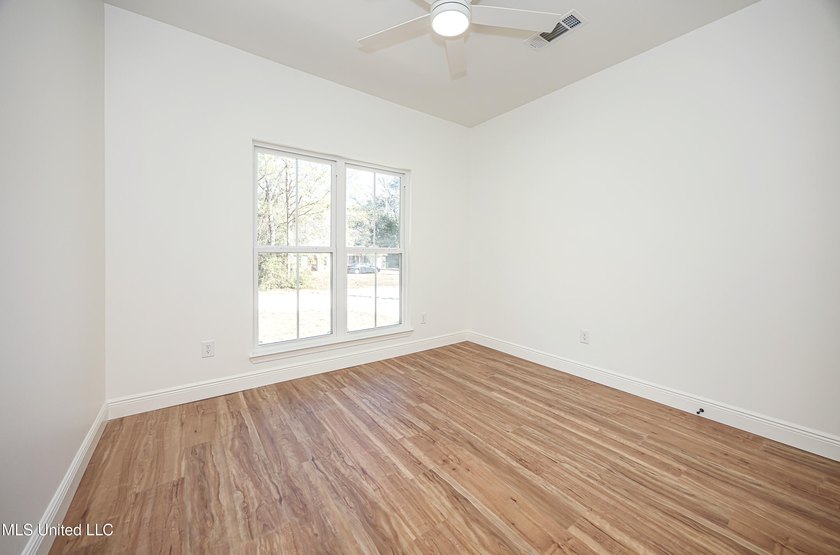 Welcome home to this beautiful new construction in Ocean - photo 44