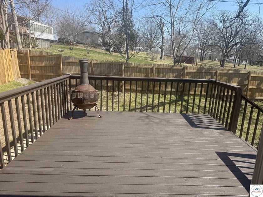 Fully Renovated, Like-New 3 Bedroom, 3 Bath Home with Modern - photo 3
