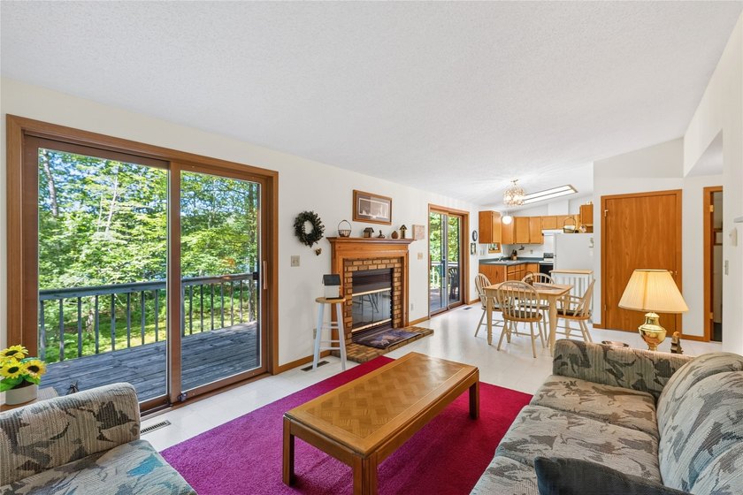 Up North retreat alert! Discover this charming, well-maintained - photo 10