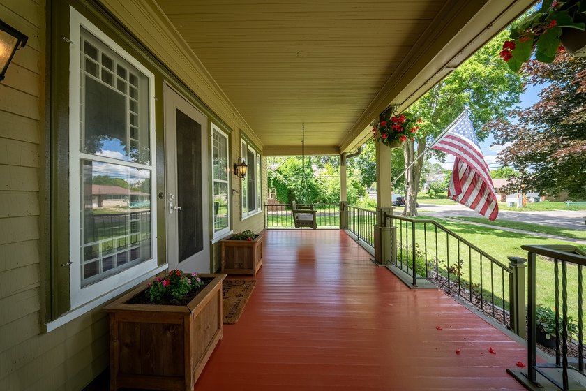 Step into timeless elegance with this stunning - photo 4