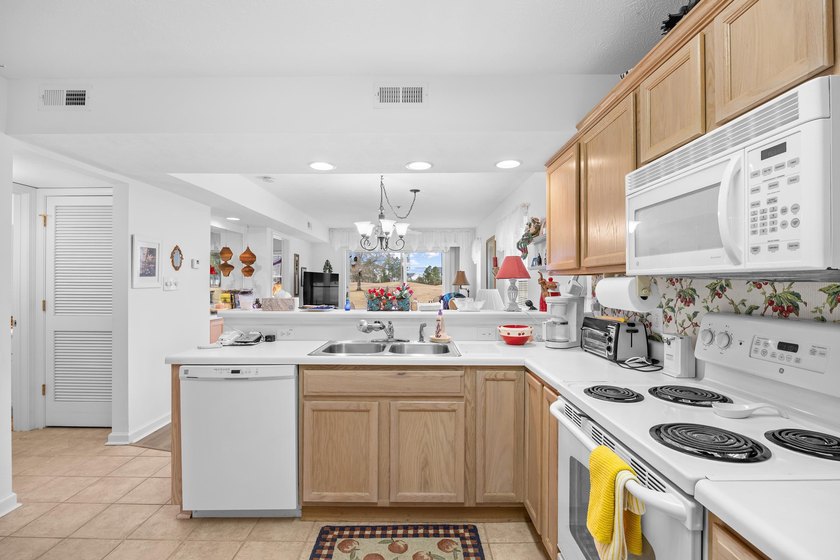 Beautifully furnished ground-floor end unit, perfect as a second - photo 6