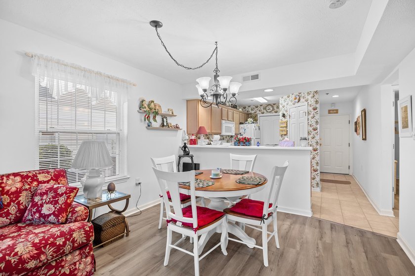 Beautifully furnished ground-floor end unit, perfect as a second - photo 8
