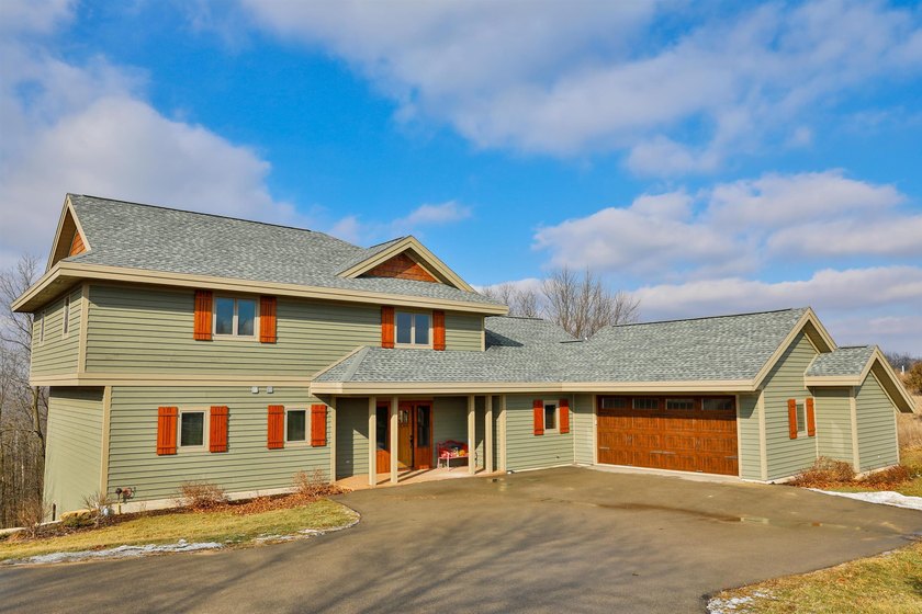 Welcome to 124 Blackhawk Trace a custom-built contractor owned - photo 2