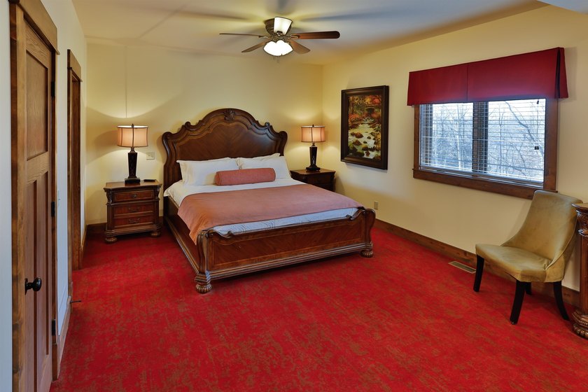 Welcome to 124 Blackhawk Trace a custom-built contractor owned - photo 7