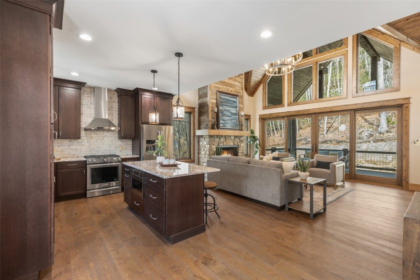 Located in the private and prestigious, 2,000 acre Chinquapin - photo 7