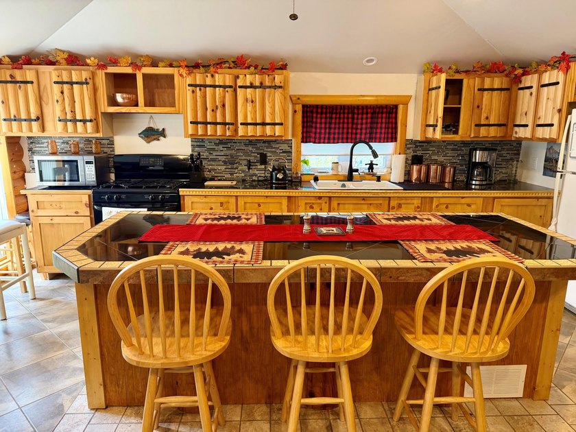 COMPETITIVELY PRICED TO SELL! This recently renovated, FULLY - photo 13