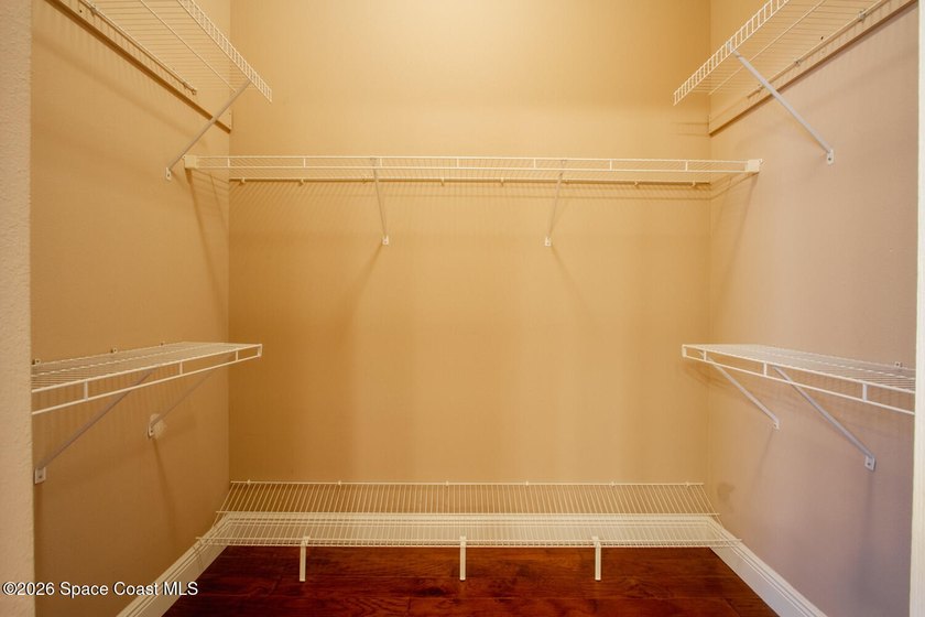 Beautifully upgraded 3BR/2BA home with 1,725 living sq ft (2,500 - photo 21