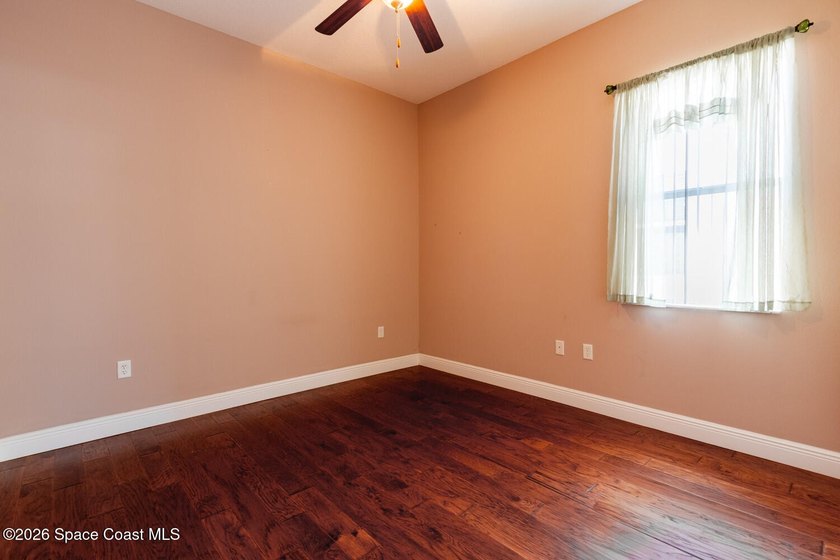 Beautifully upgraded 3BR/2BA home with 1,725 living sq ft (2,500 - photo 22