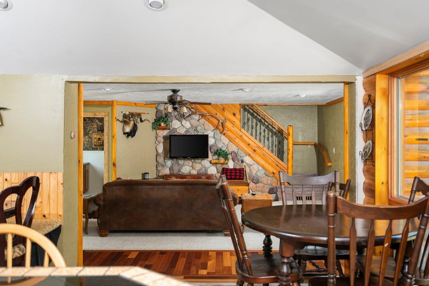 COMPETITIVELY PRICED TO SELL! This recently renovated, FULLY - photo 24