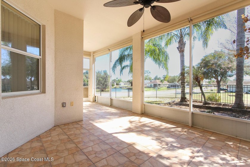 Beautifully upgraded 3BR/2BA home with 1,725 living sq ft (2,500 - photo 27